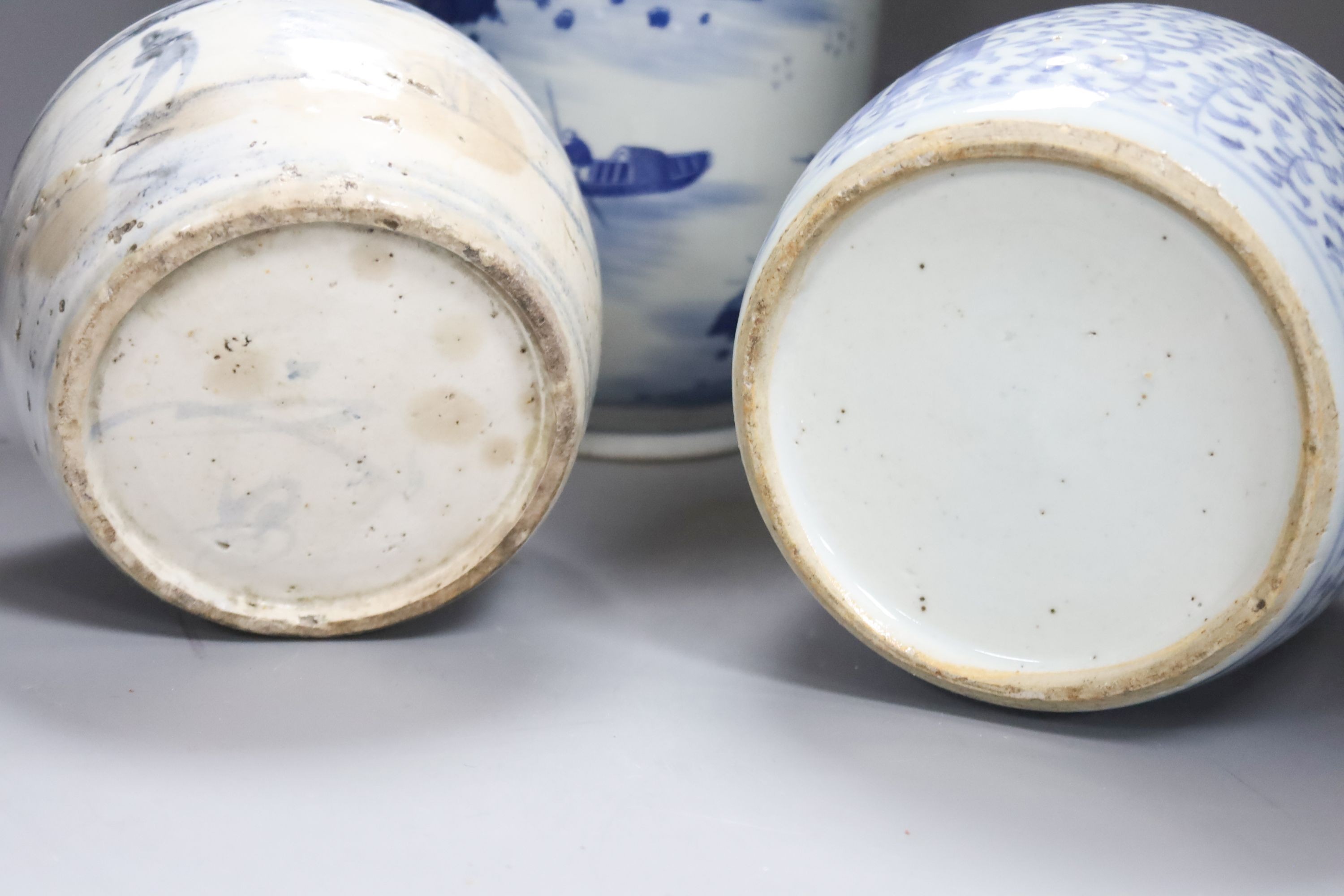 A Chinese blue and white rouleau vase and two jars, 19th century and later, 38cm
